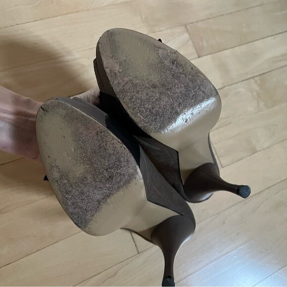 Adrienne Vittadini Collection Peep Toe Bow Leather Platform Pumps in Taupe 7.5 - Picture 8 of 16